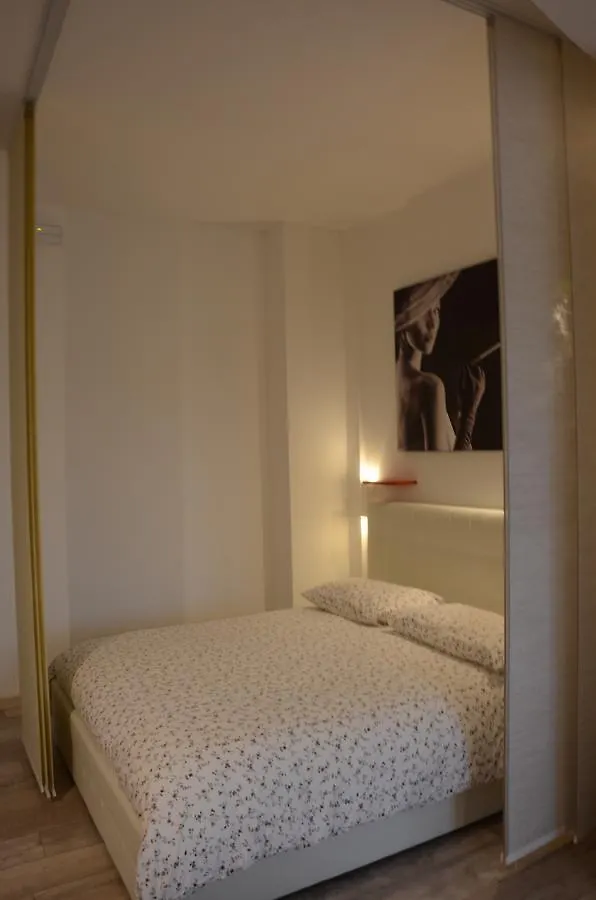 Stayinbologna 3 0*, Bolonya İtalya