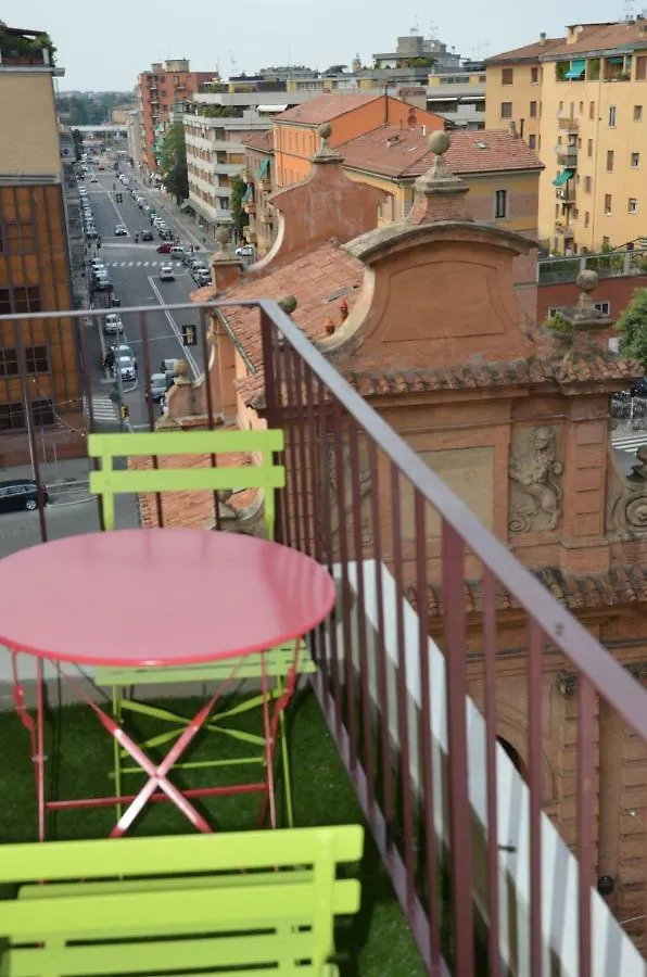 Stayinbologna 3 0*, Bolonya İtalya